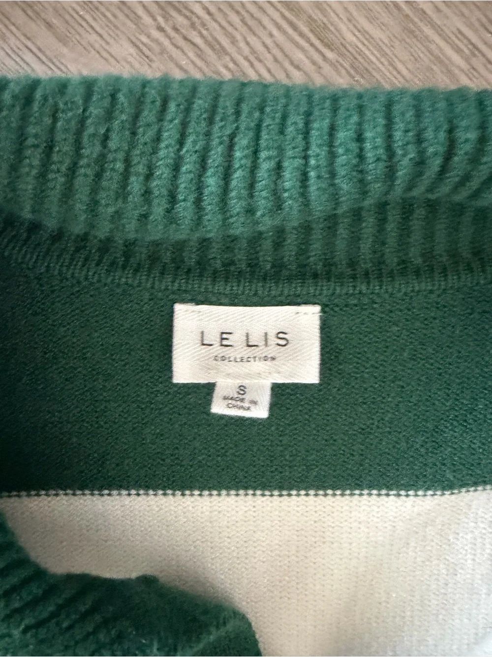 Le Lis Green and White Striped V‑Neck Cropped Sweater